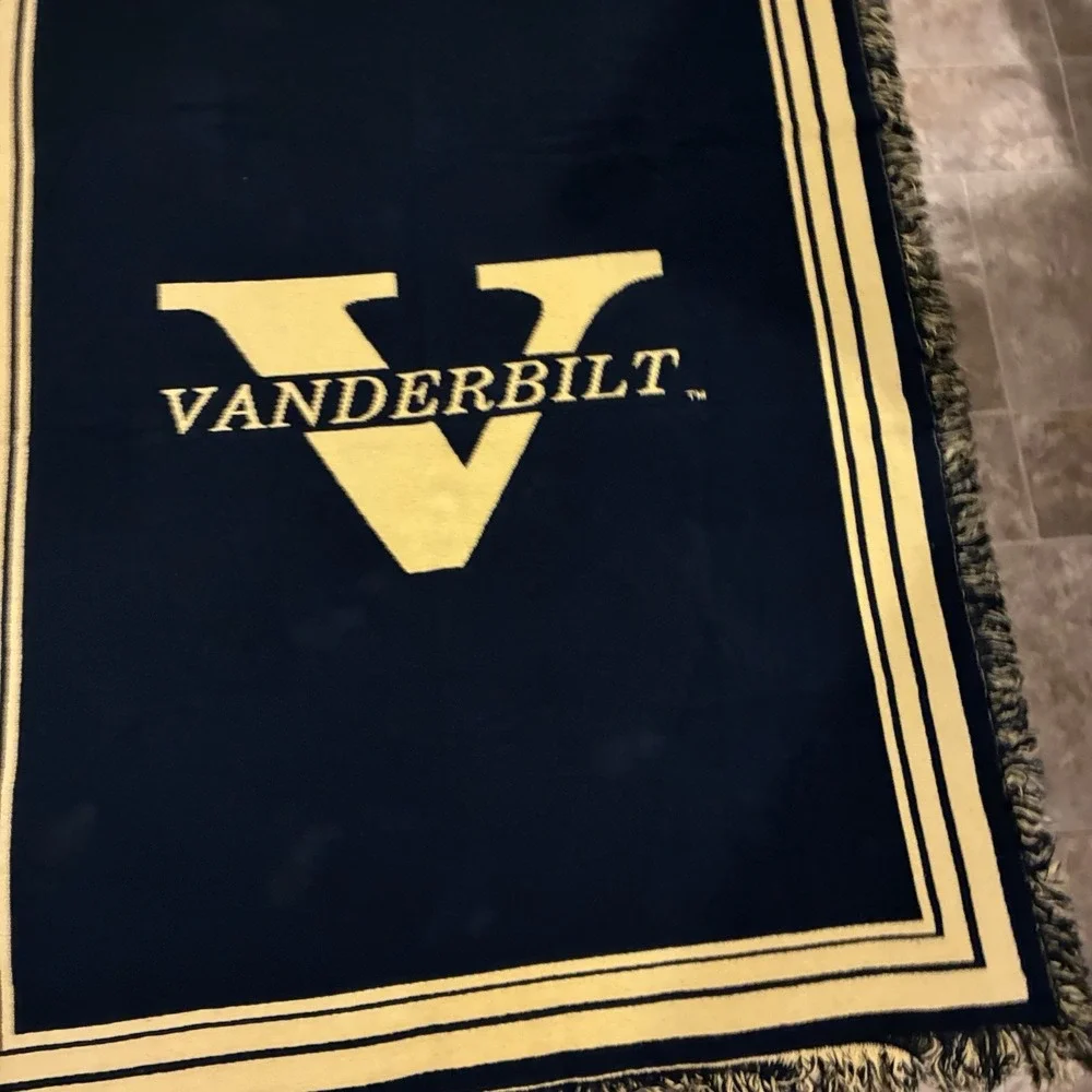 Vintage Vanderbilt University Tapestry Throw Blanket Navy Gold Collegiate T-320